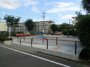 2021年8月 都営日野万願寺アパート遊園施設整備工事　完成　斜め